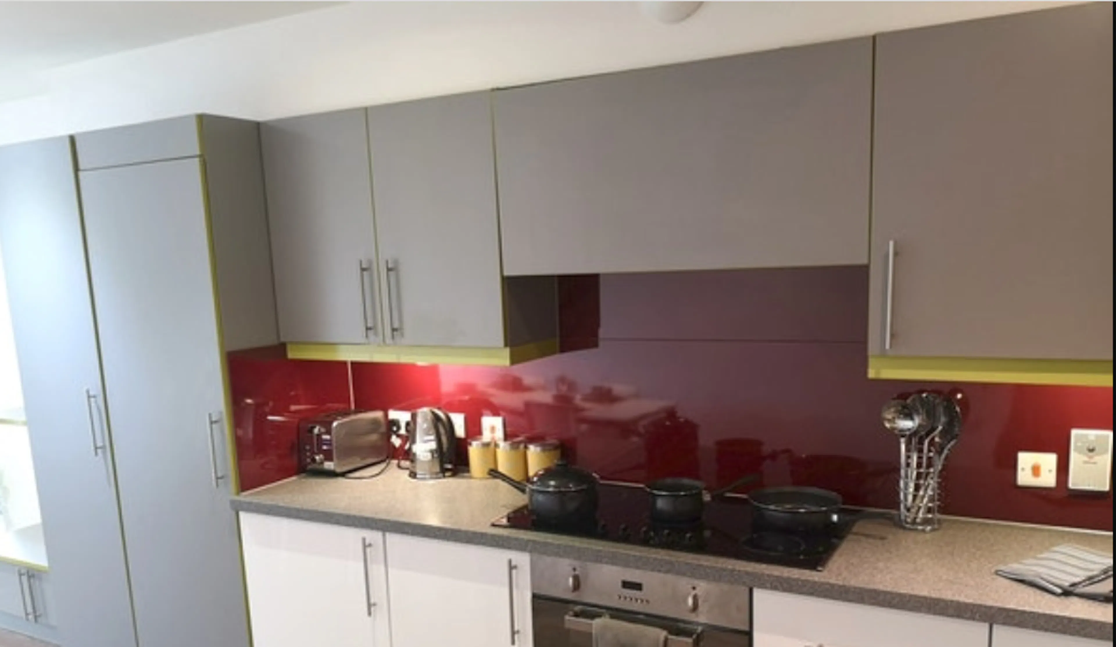 Bronze En-Suite KITCHEN 1