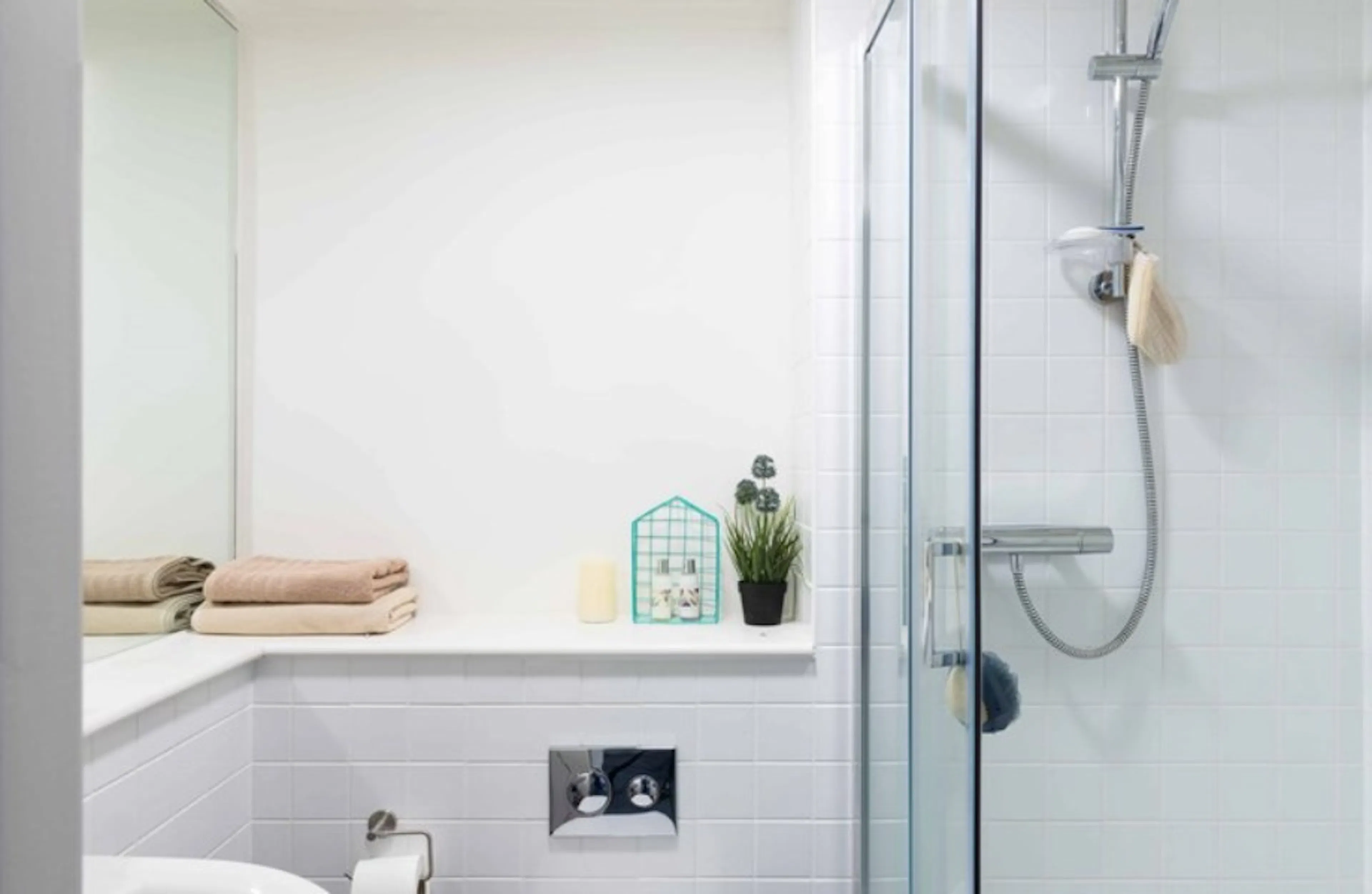Bronze Ensuite BATHROOM 1