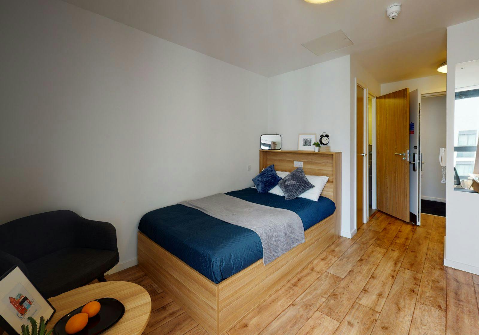 Bronze En Suite