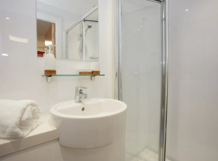 Bronze En Suite Plus