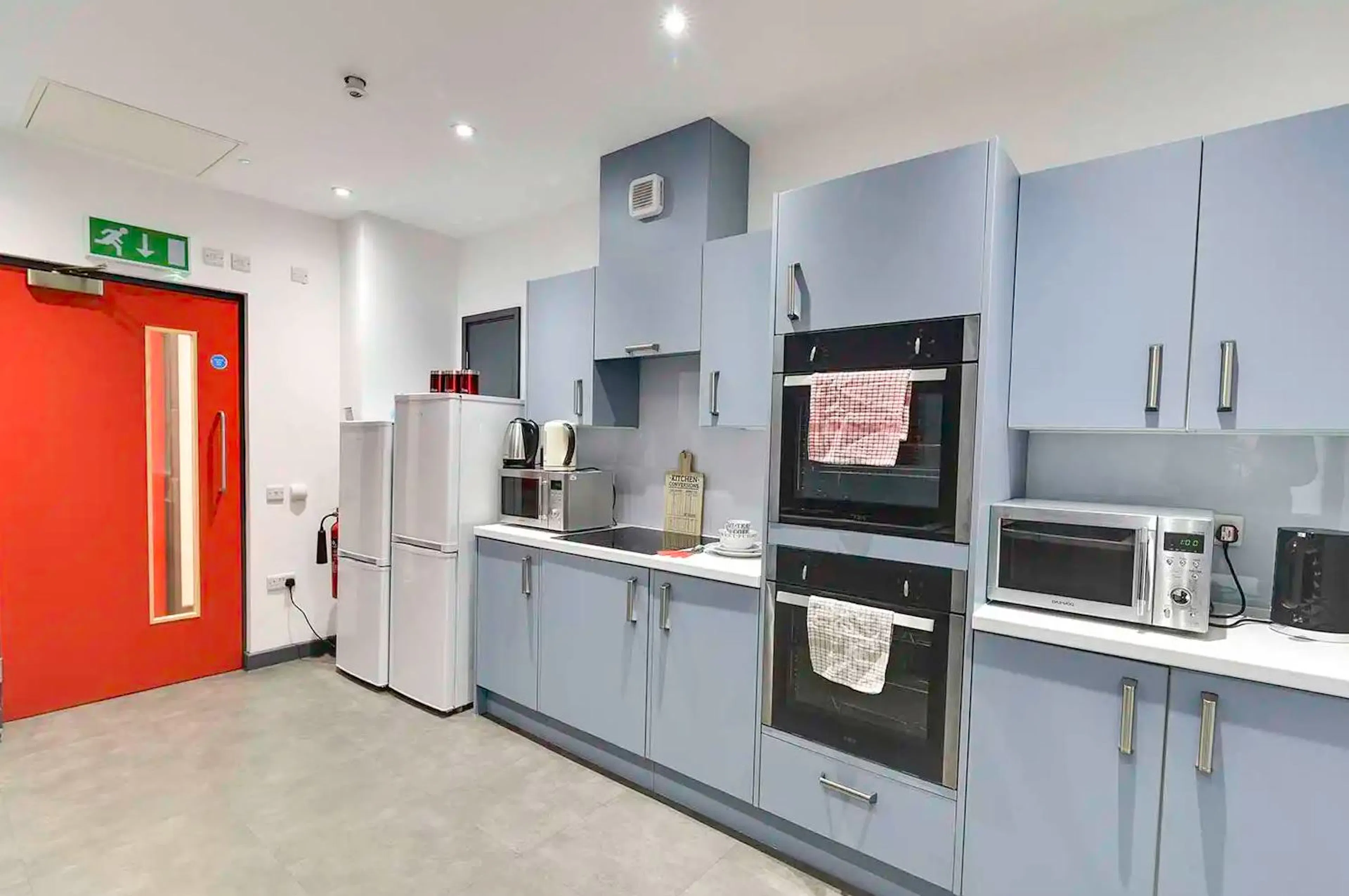 Bronze En-suite (Lower Levels) KITCHEN 1