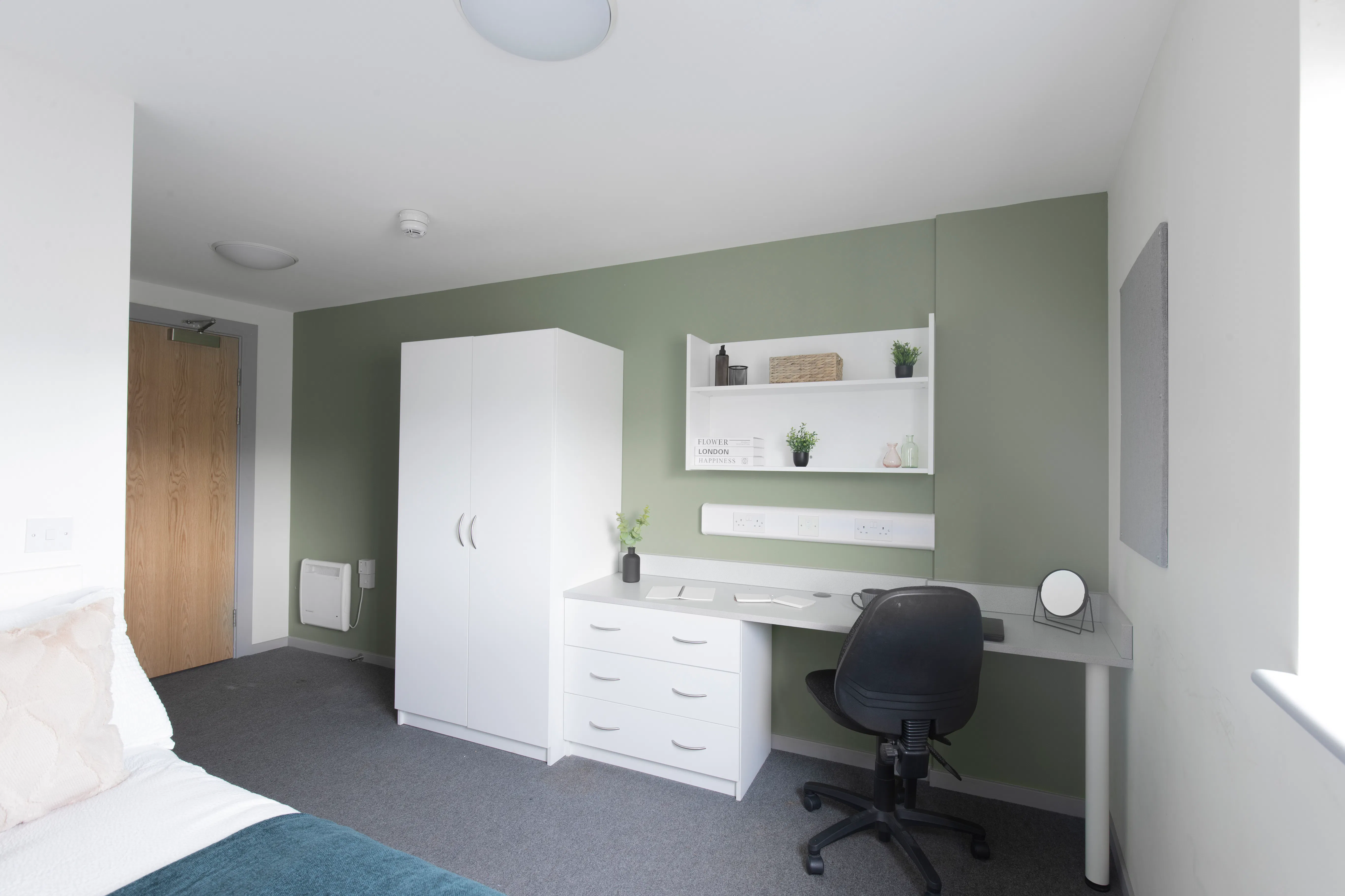 Standard En-suite (Bryson Court)