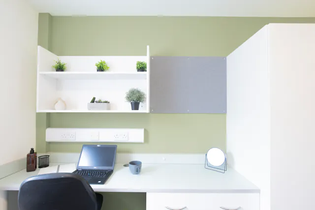 Standard Plus En-suite (Bryson court) room image 2