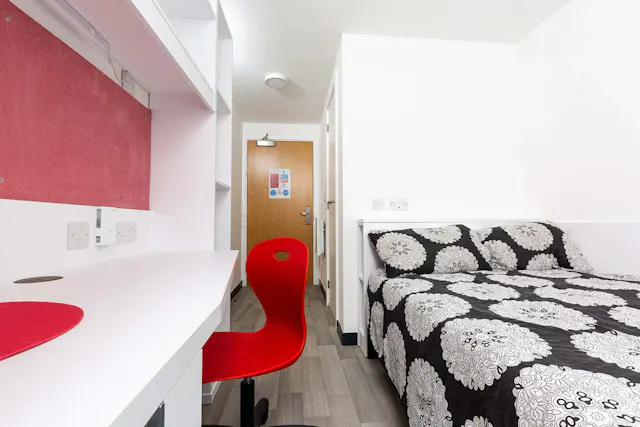 Budget Ensuite room image 1
