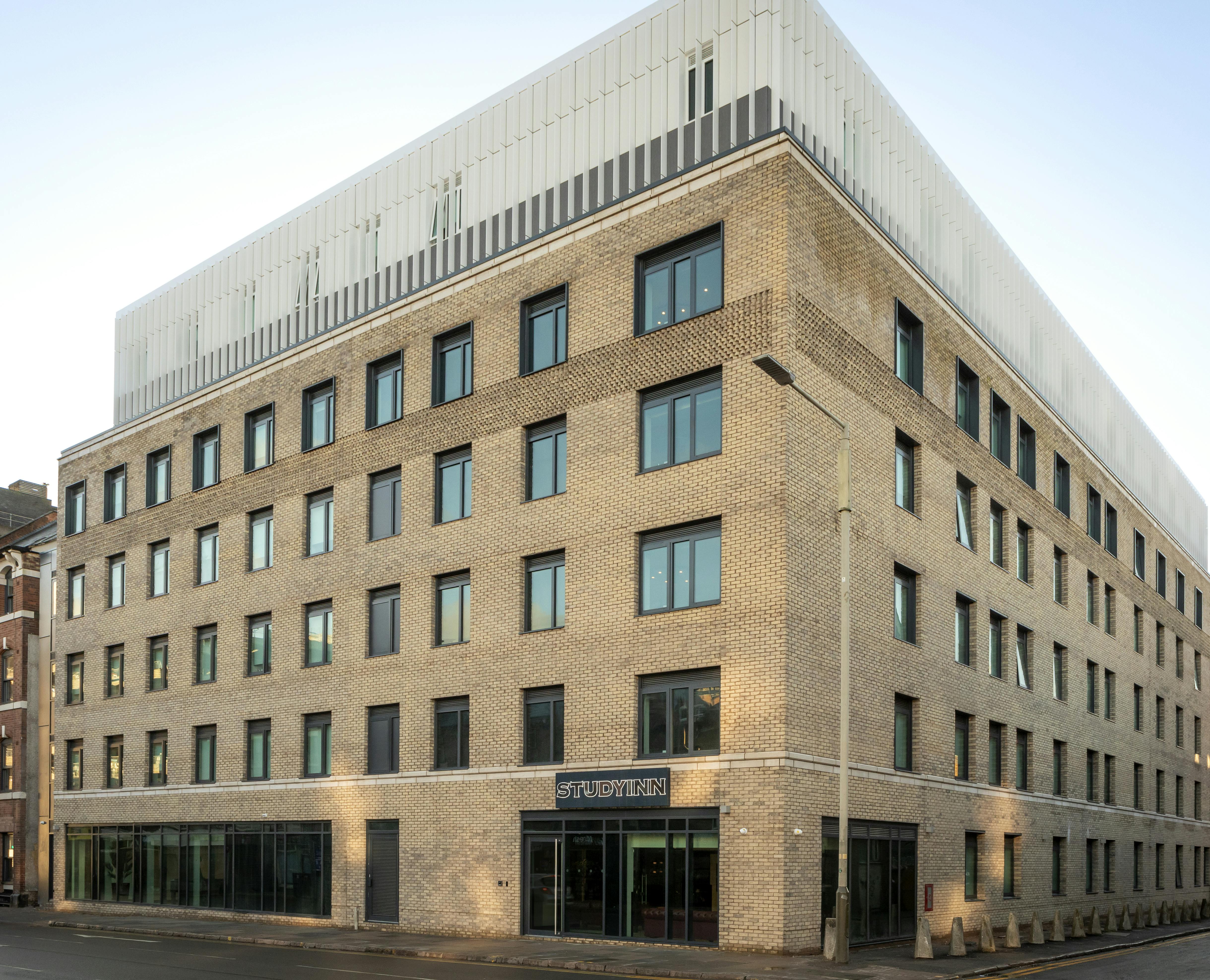 BUILDING