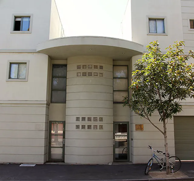 4 or 5 Bedroom Apartment room image 1