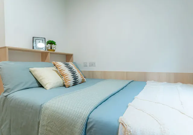 Gold En Suite room image 2