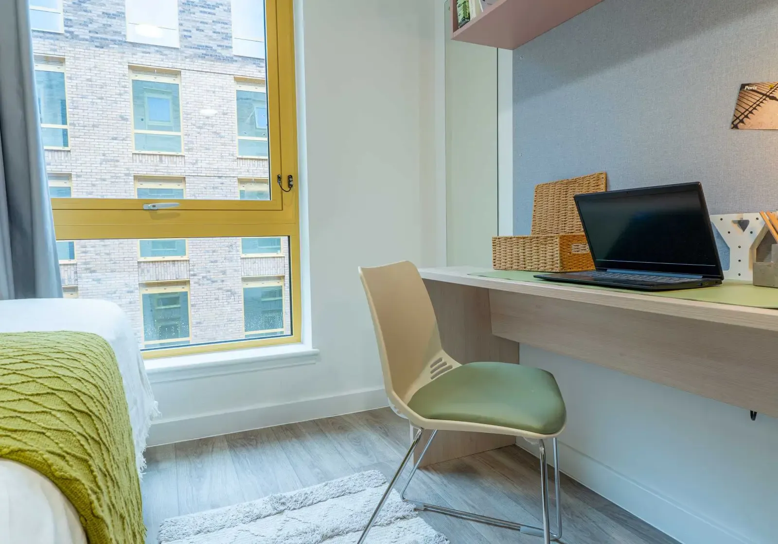 Silver En Suite Plus