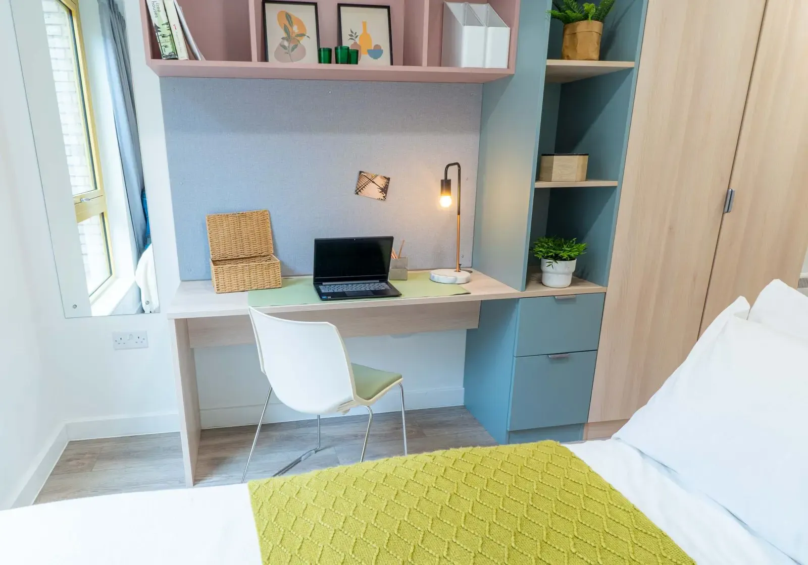 Silver En Suite Plus