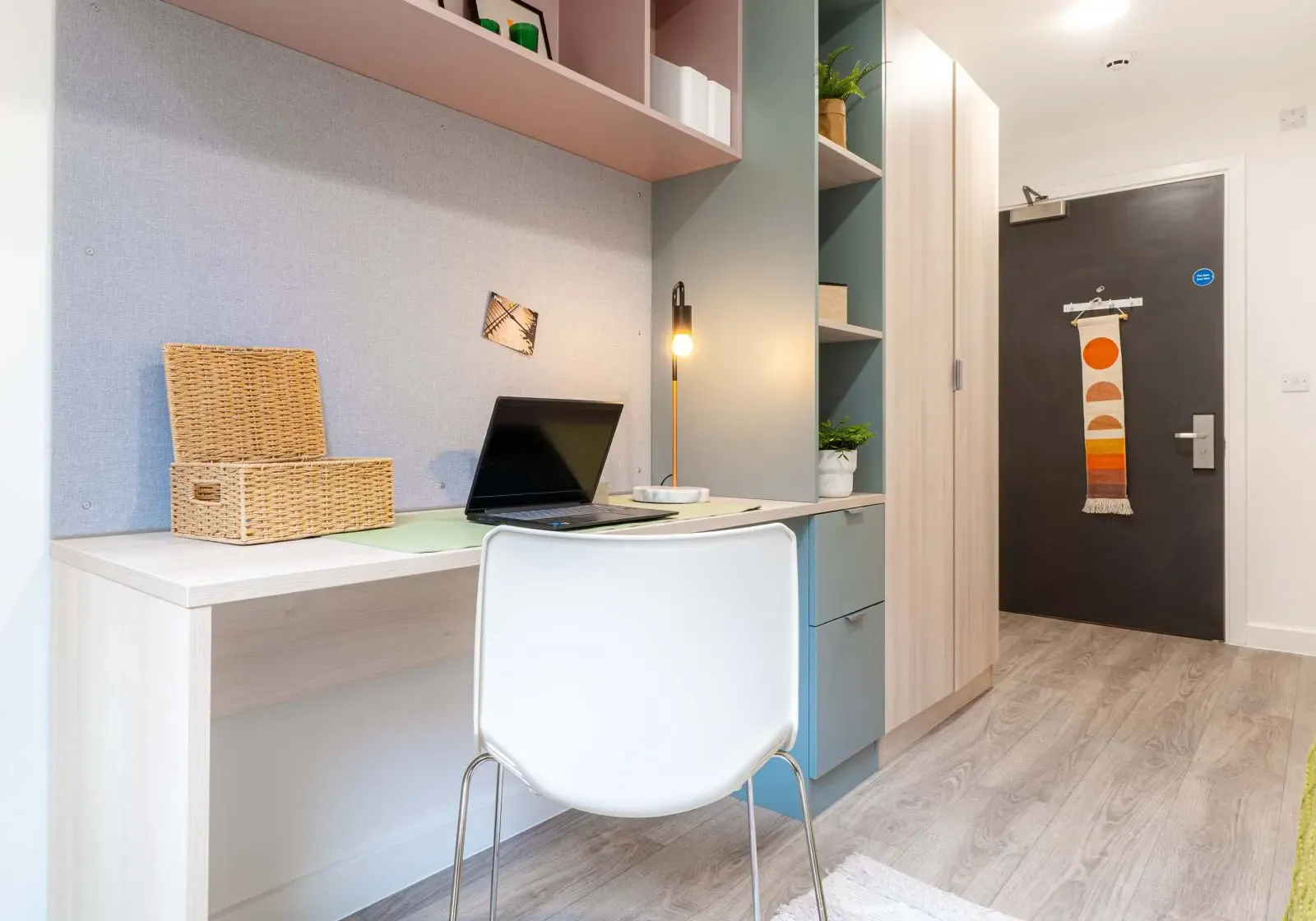Silver En Suite Plus