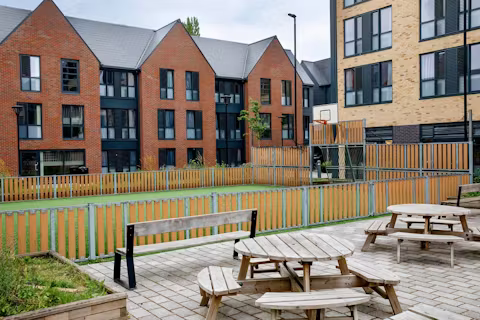 parade-green-oxford-COMMON_AREA