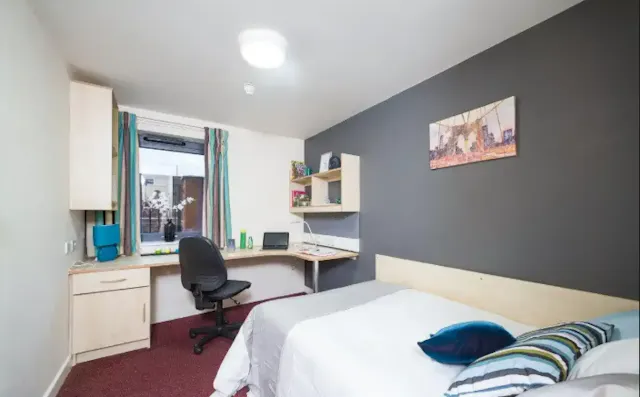 Classic Ensuite room image 1