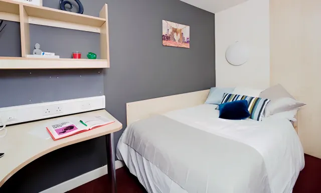 Classic Ensuite room image 6