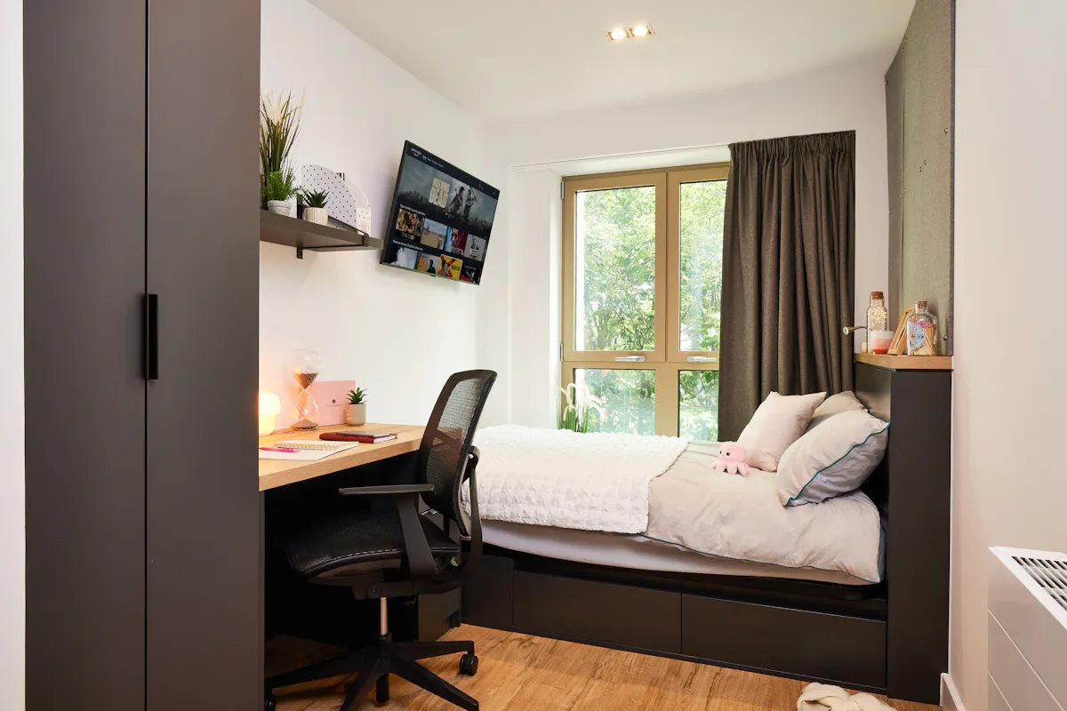 Cluster ROOM