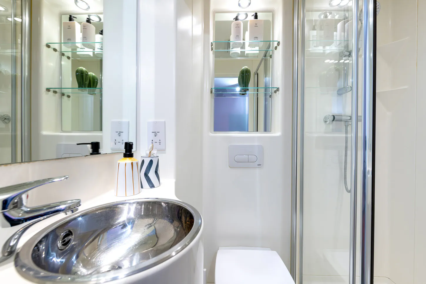 Classic Twin Studio BATHROOM 4
