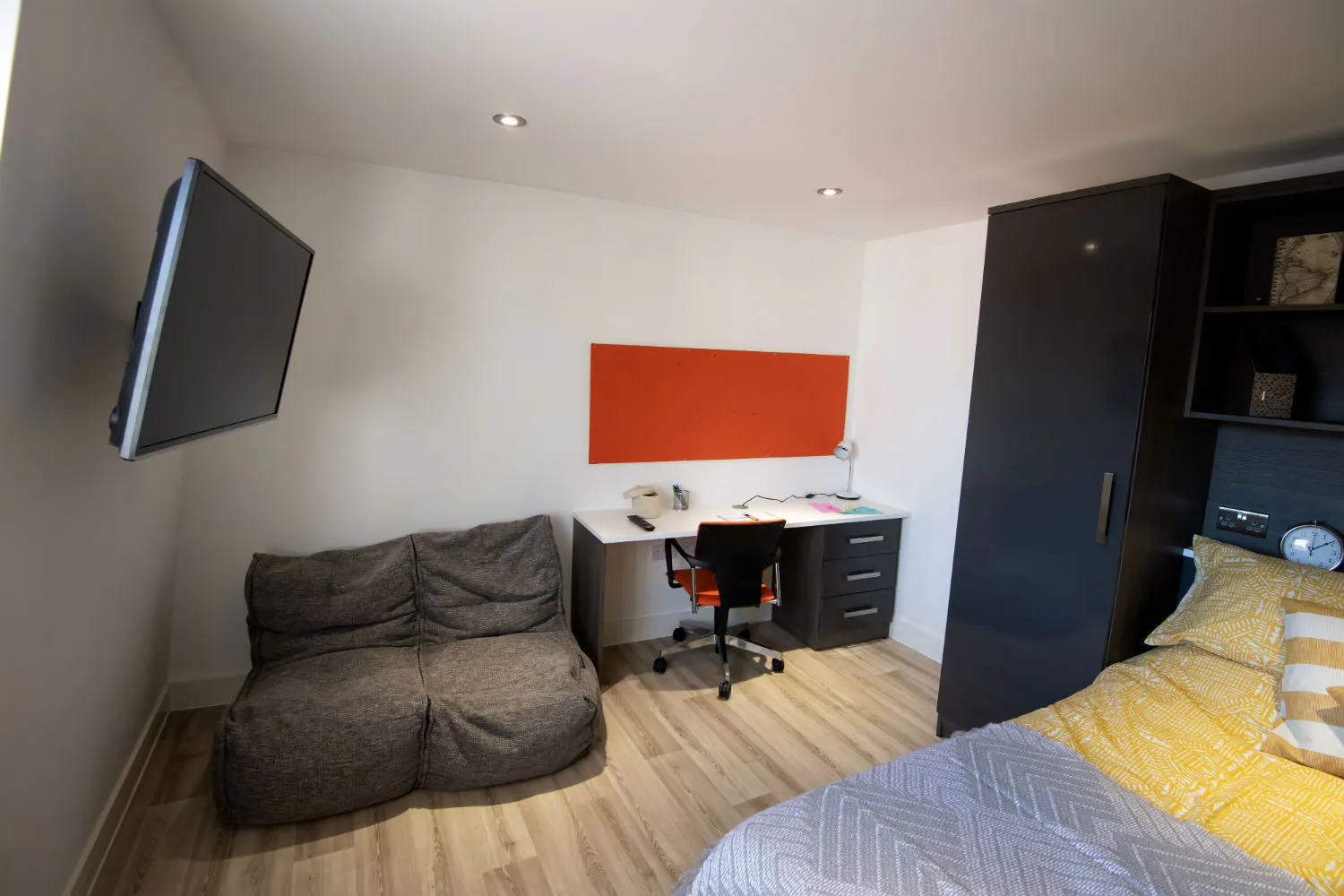ROOM ROOM 4