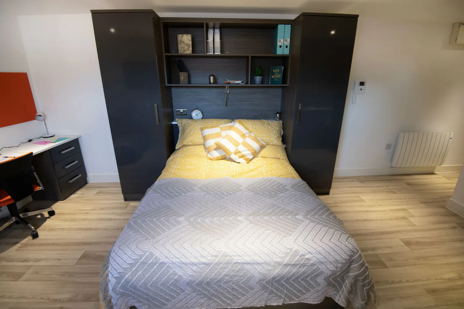 ROOM ROOM 1