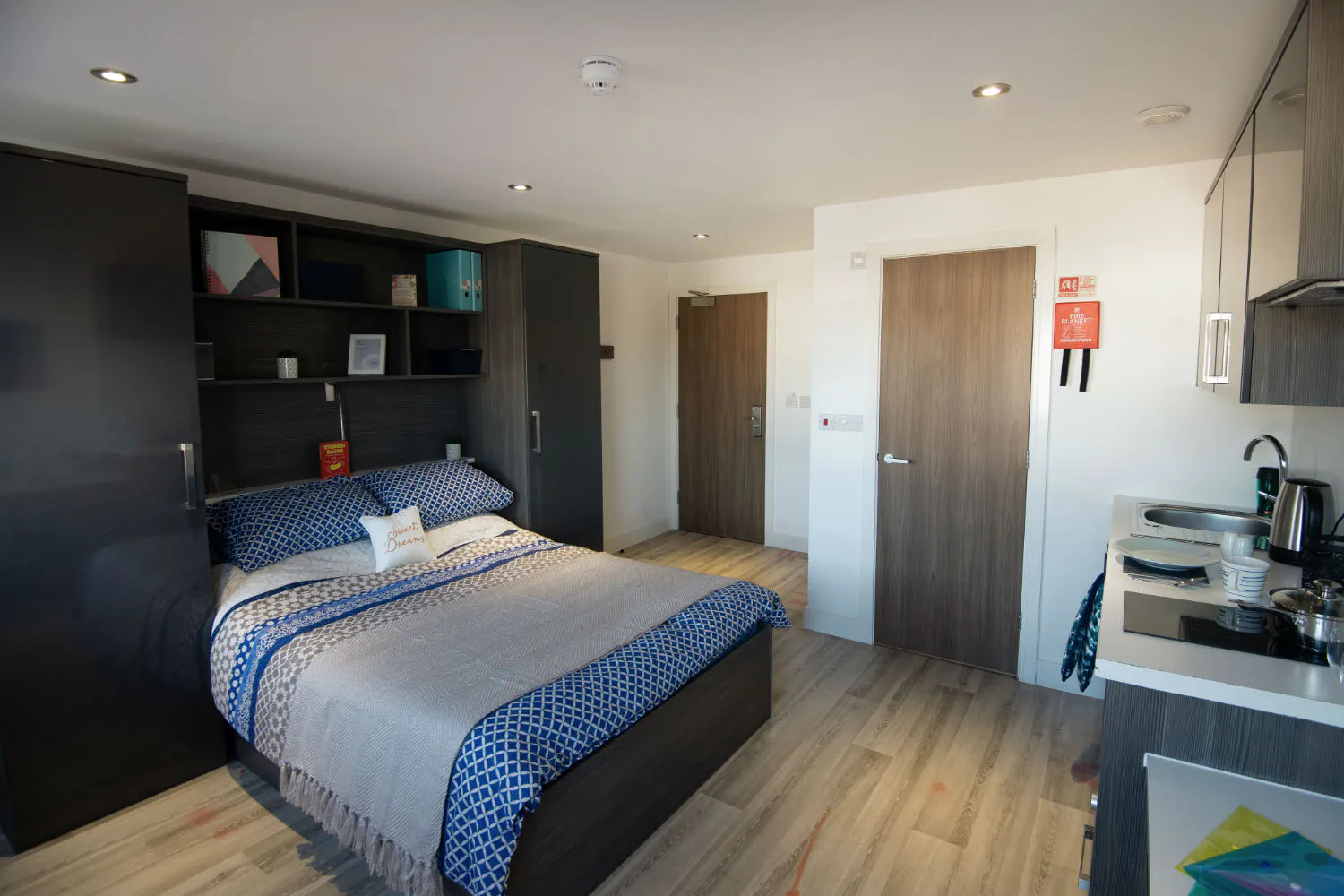 ROOM ROOM 2