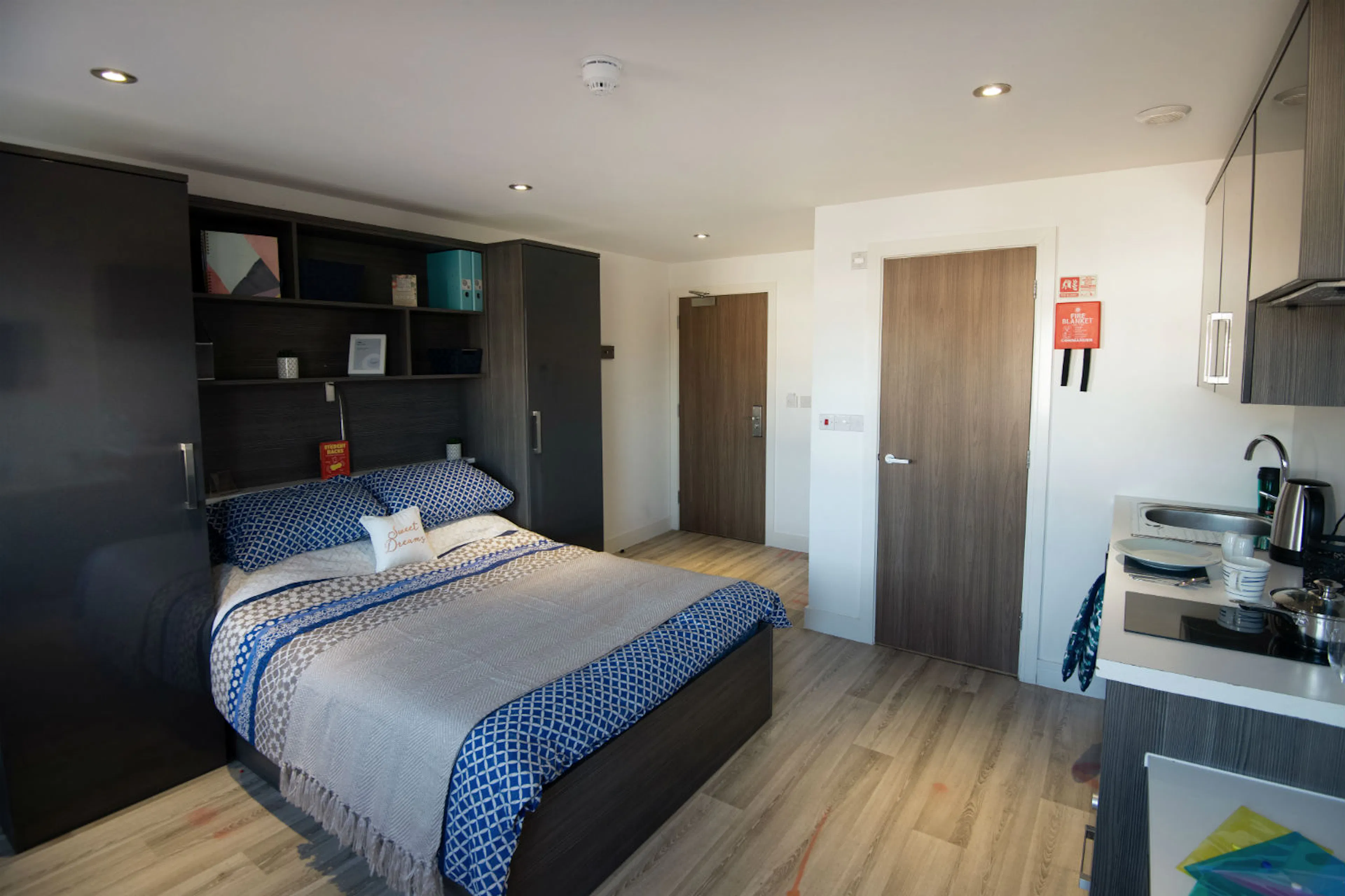 ROOM ROOM 2