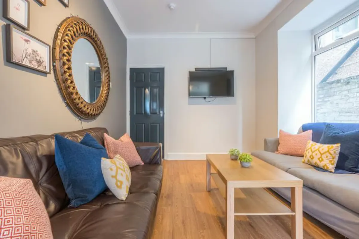 7 Bedroom Apartment COMMON_AREA