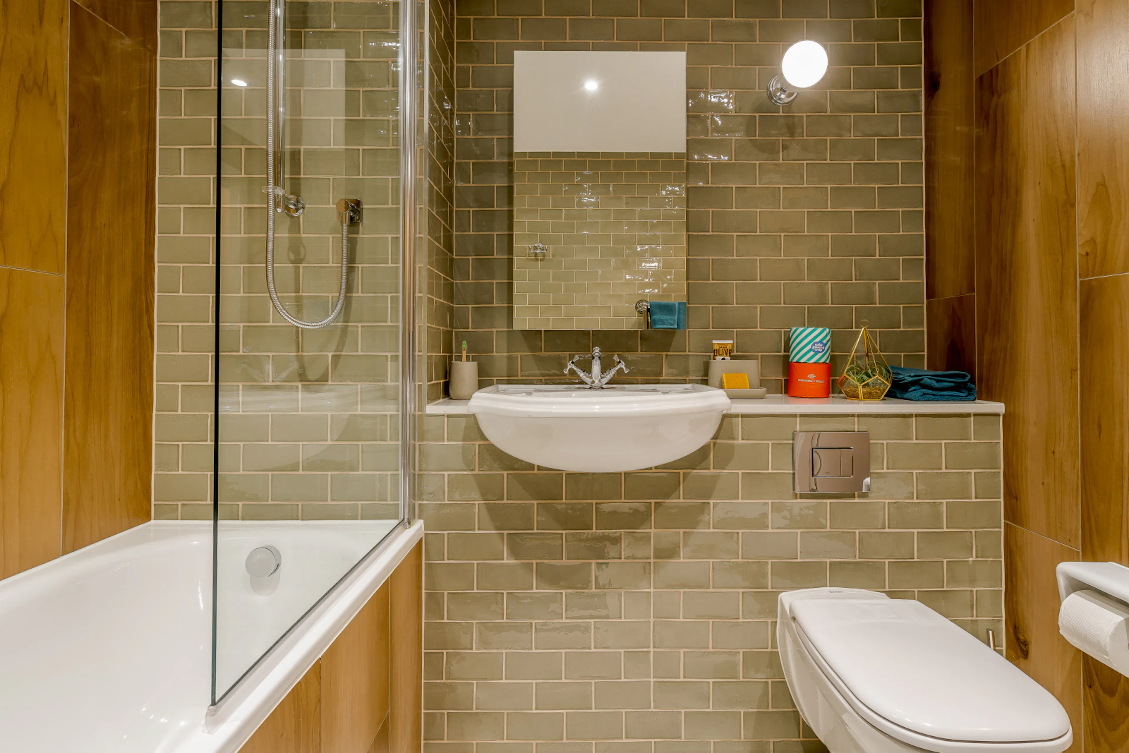 2 Bedroom Apartment BATHROOM 3