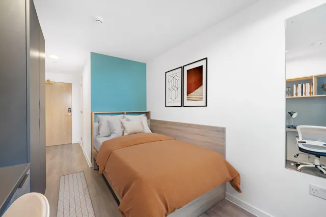 Gold Ensuite Penthouse room image 1