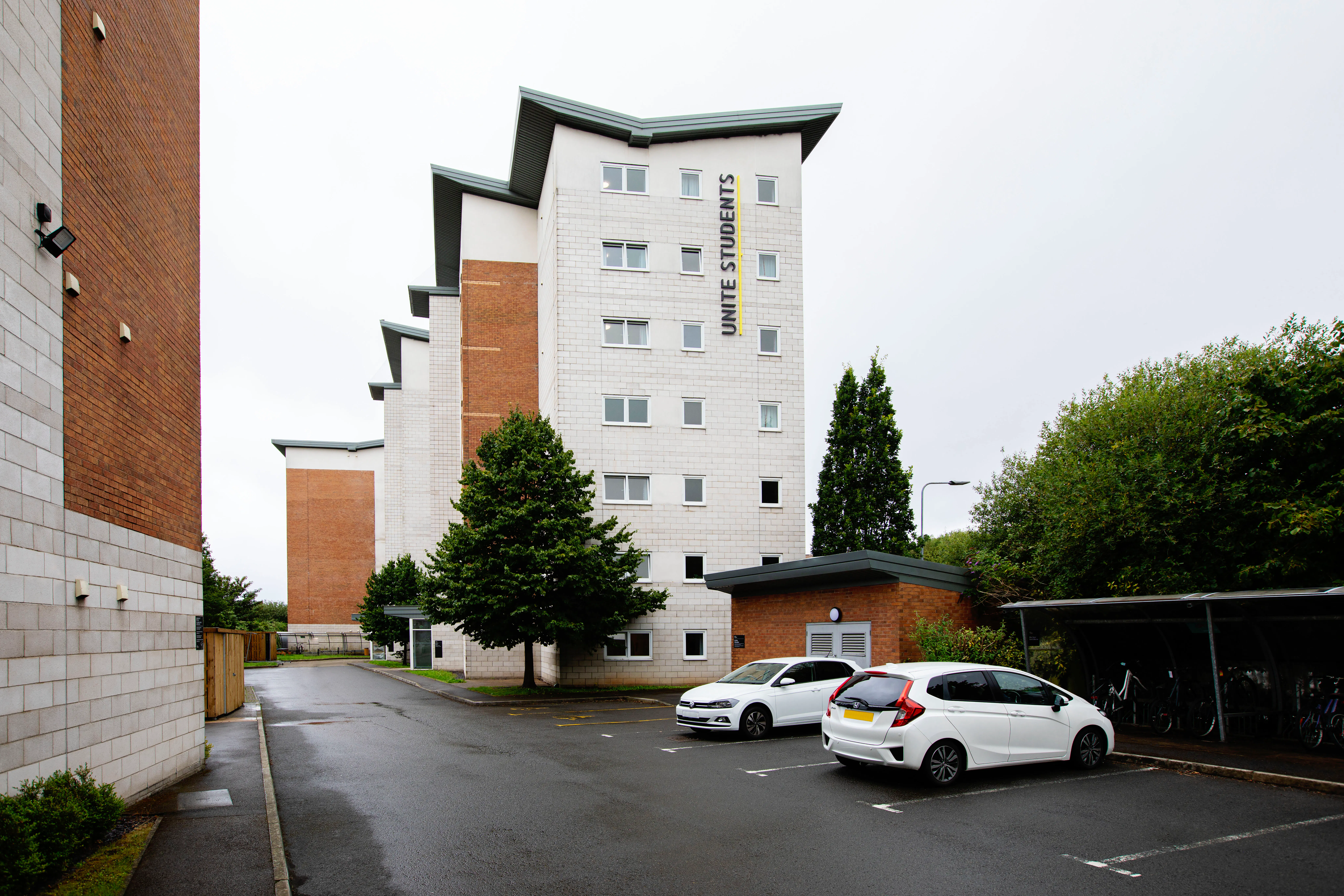 BUILDING