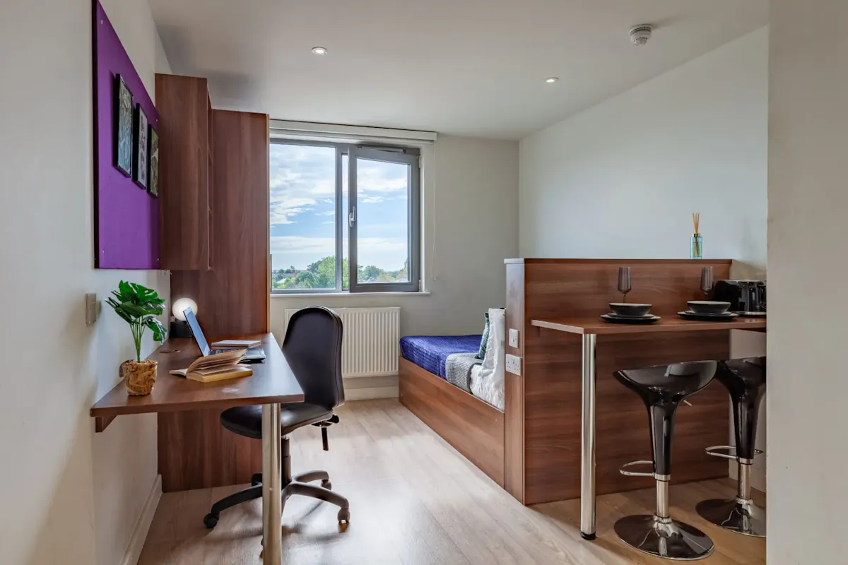 ROOM ROOM