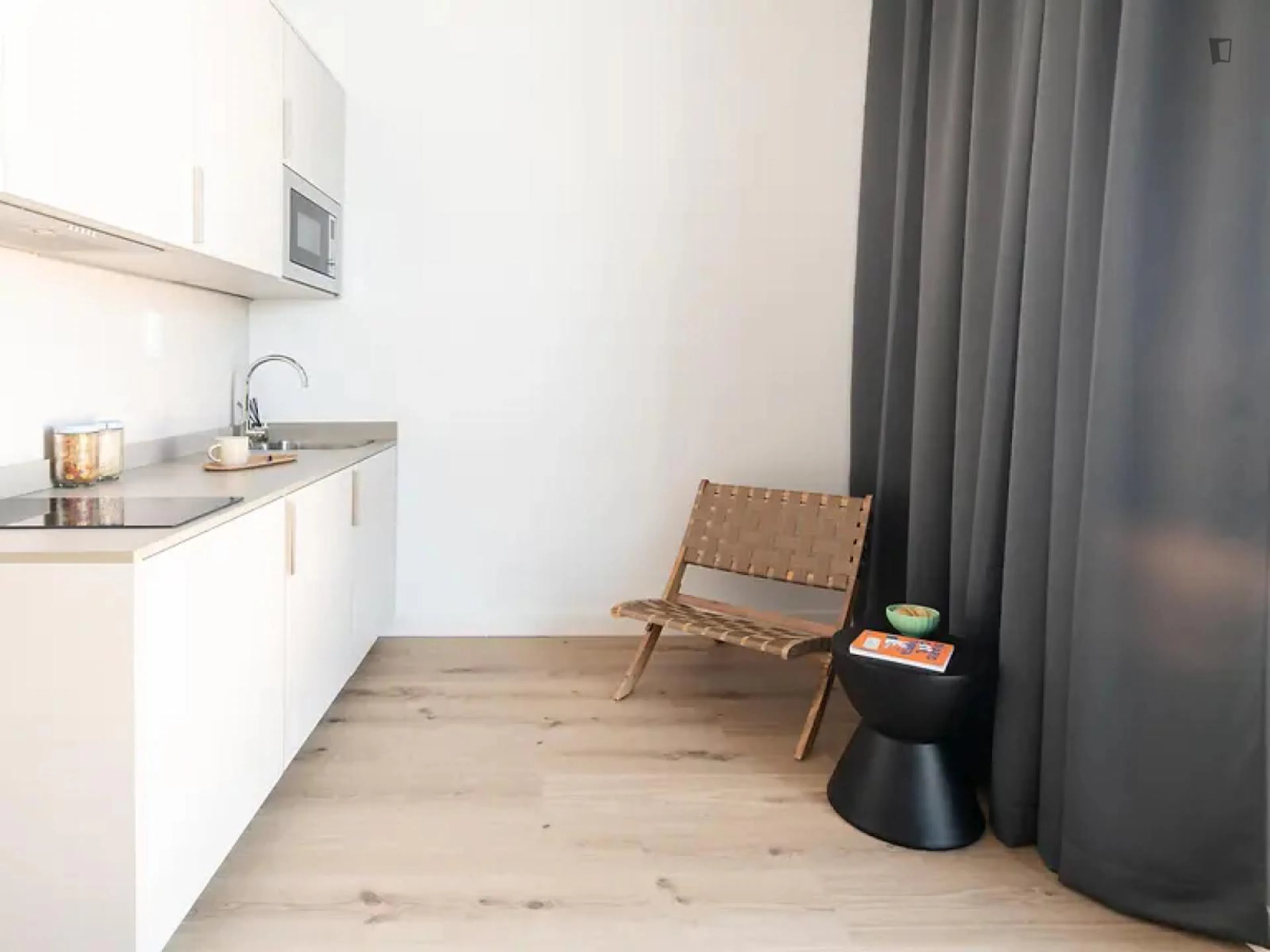 Charismatic studio in Isla de La Cartuja KITCHEN 2