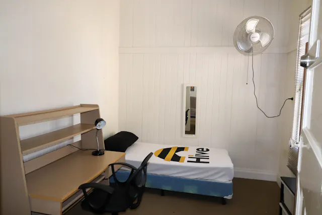 Charming Single Room room image 1
