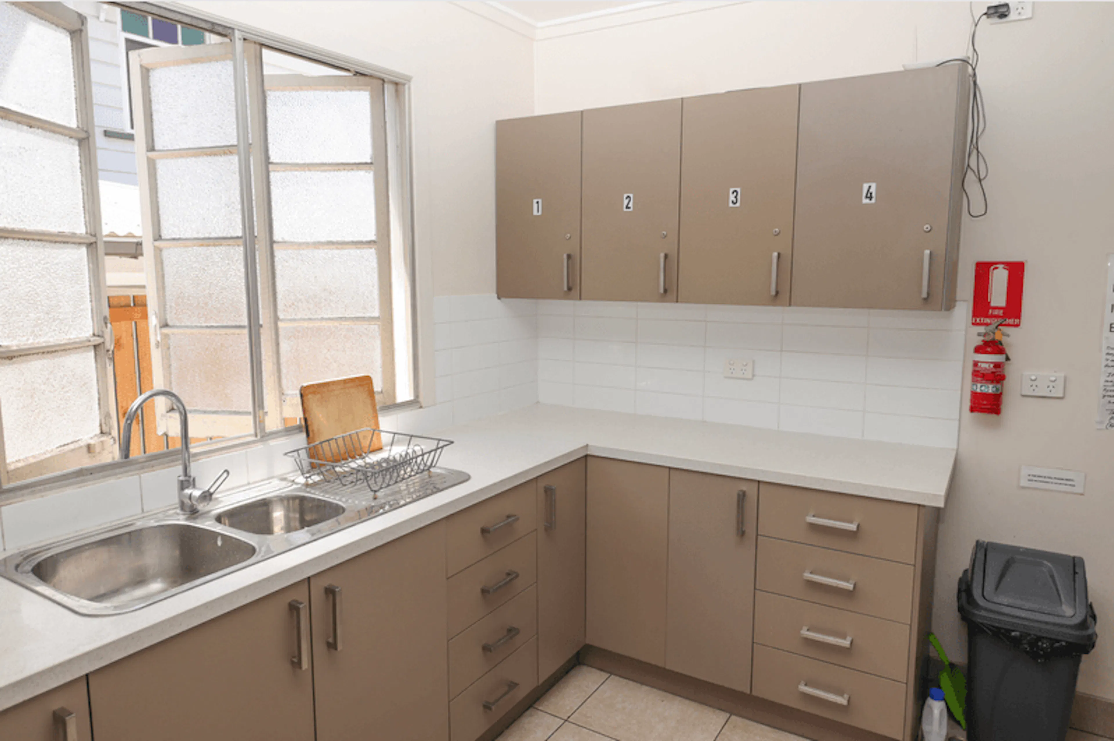 Cheery Single Room KITCHEN 1