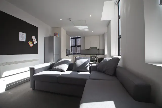Classic 5 Bed Apartment room image 3