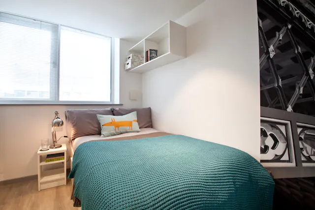 Classic 2 Bed Apartment room image 1