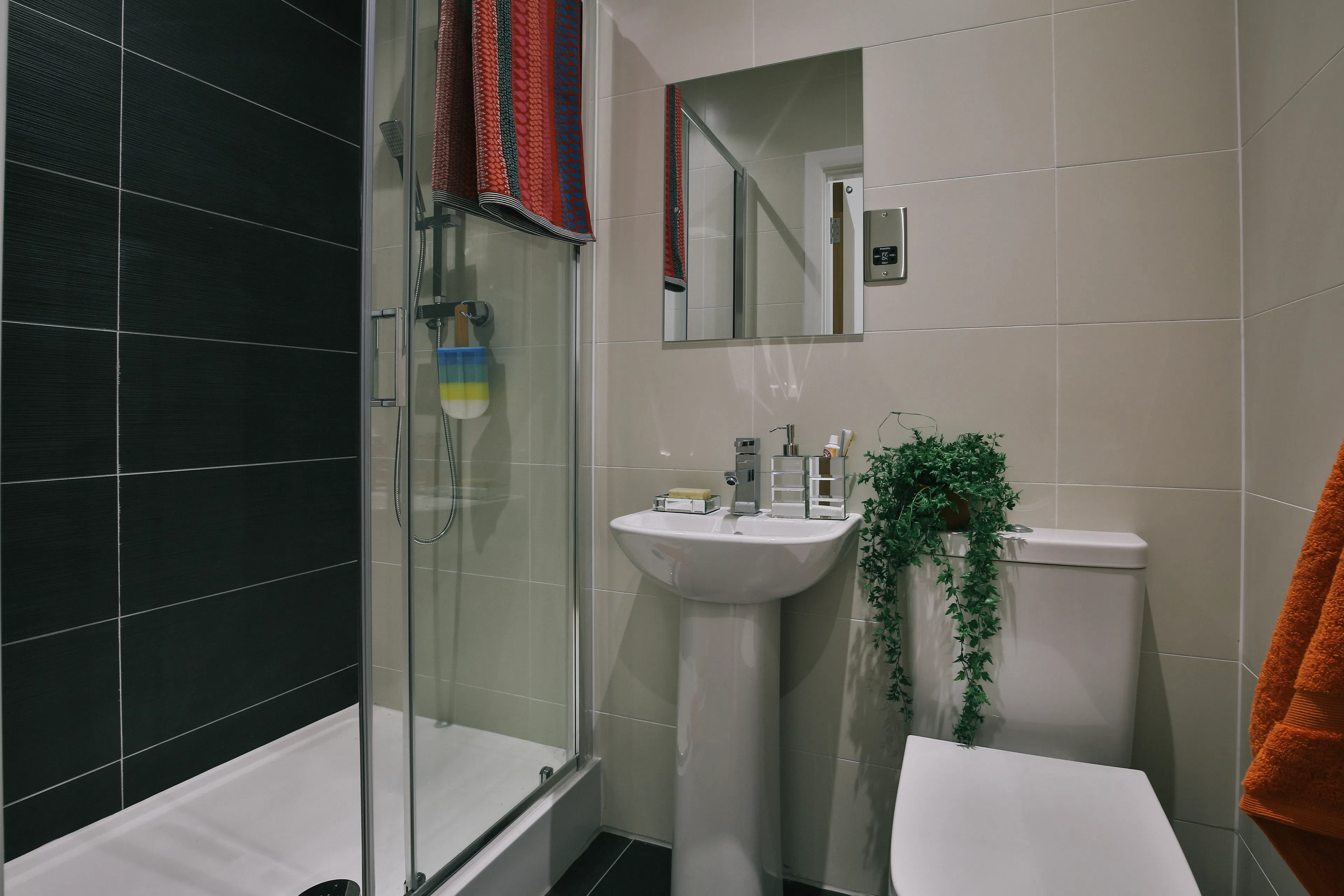 BATHROOM BATHROOM 4