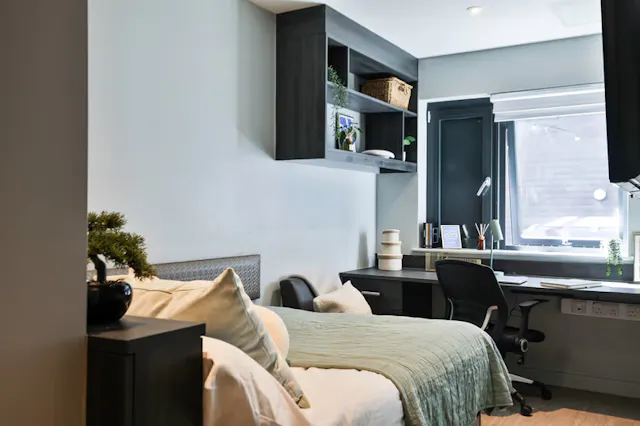 Classic Bigger 2 Bed Apartment room image 1