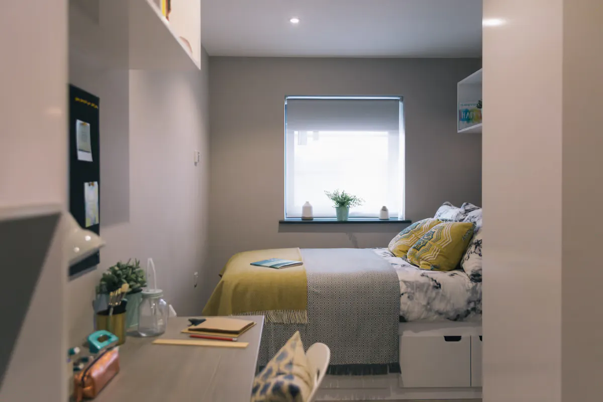 clifton-place-exeter-Classic 3 Bed Apartment