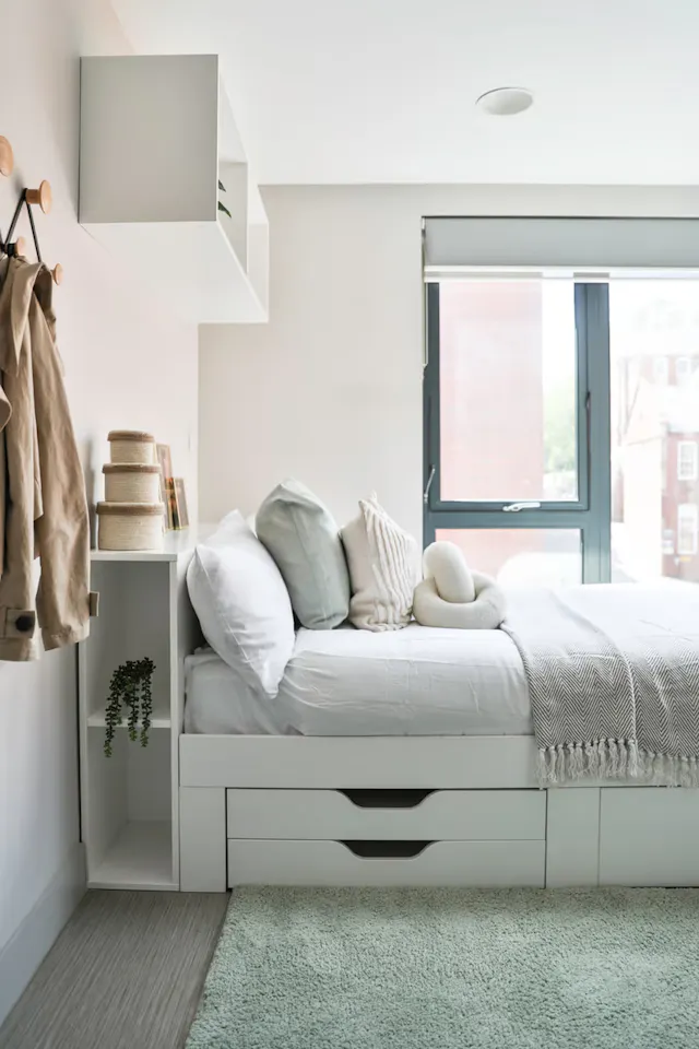 Classic 3 Bed Apartment room image 1