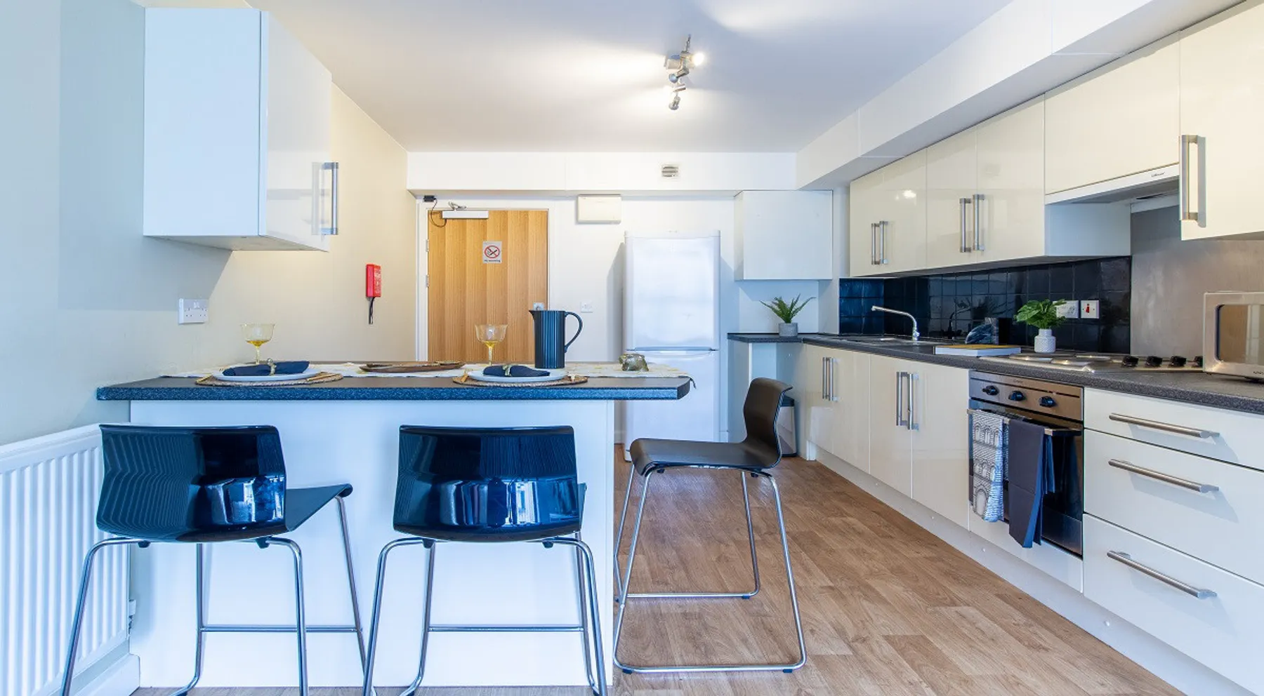 Classic 4 Bed En-suite KITCHEN 3