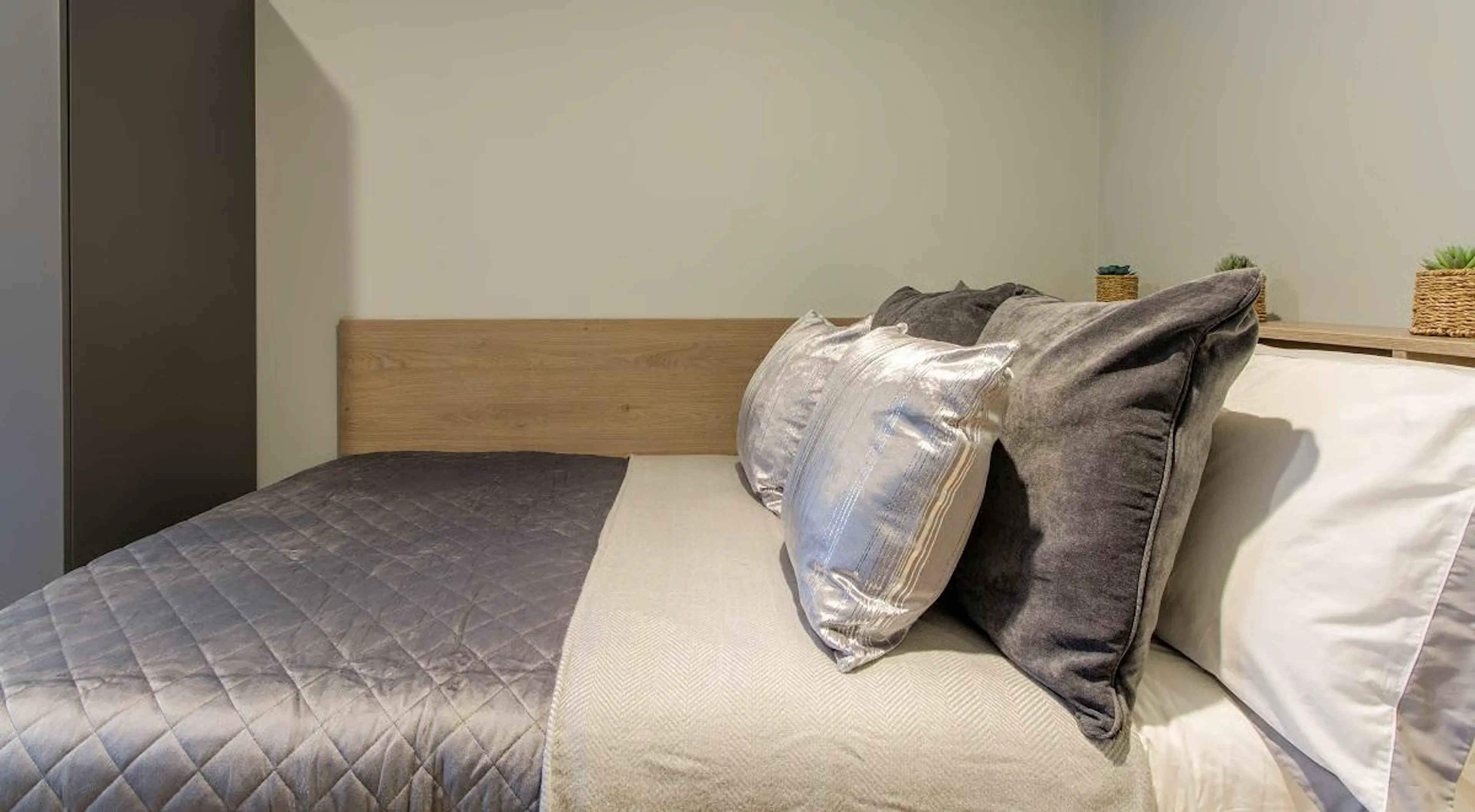 Classic 5 Bed Ensuite ROOM 4