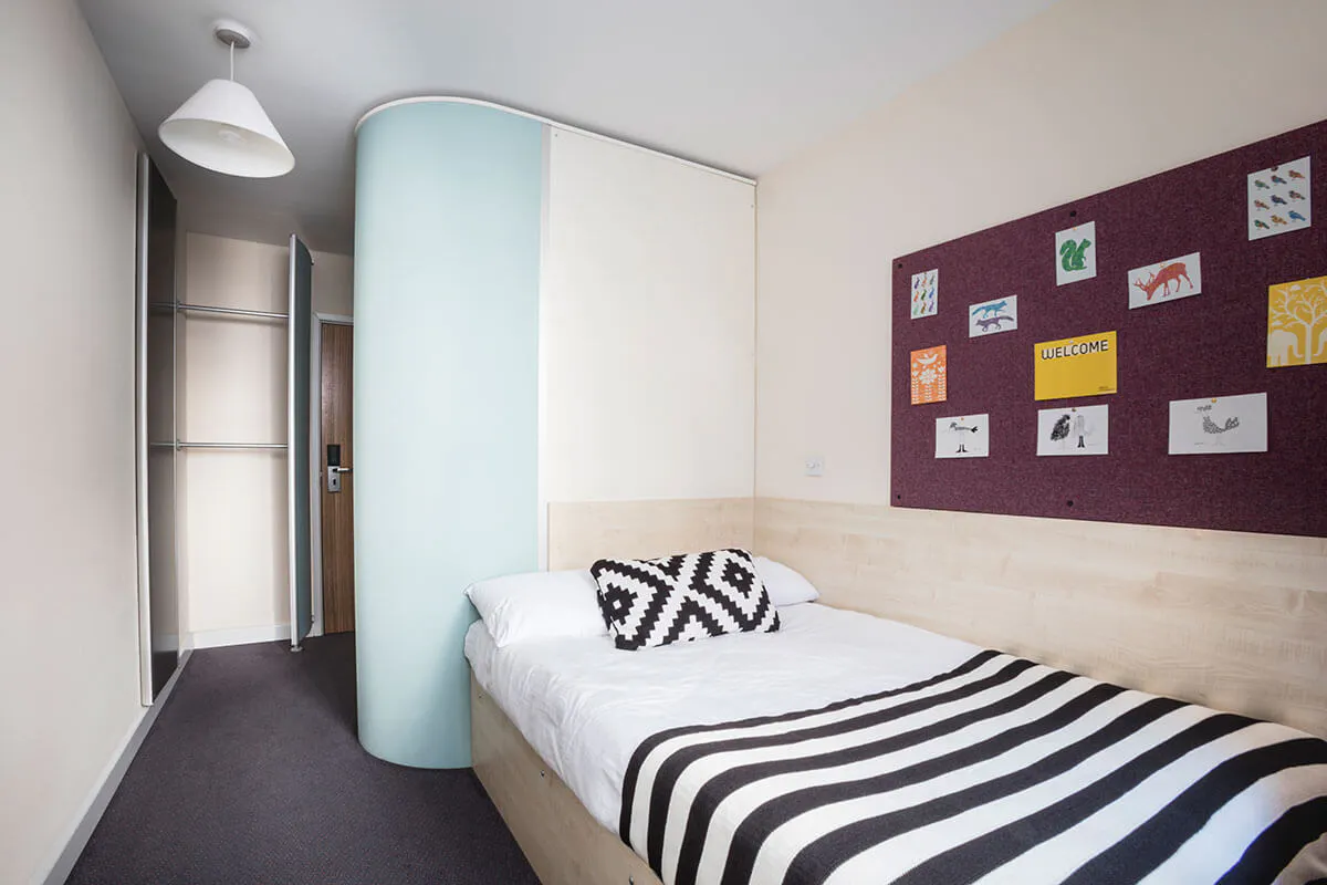 ROOM ROOM