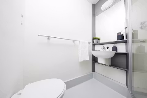 blithehale-court-london-BATHROOM