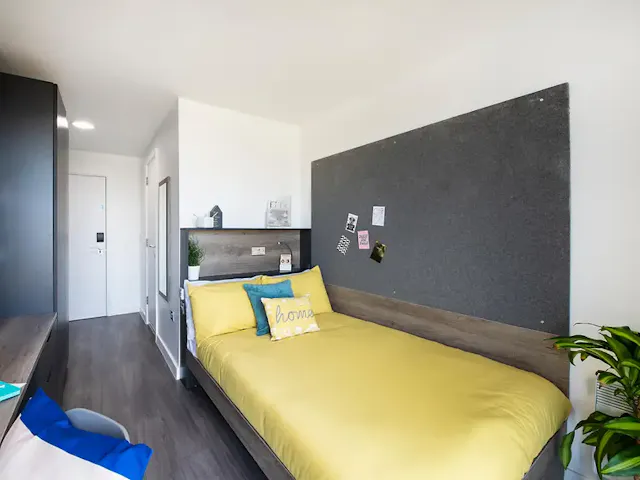 Standard Ensuite room image 1