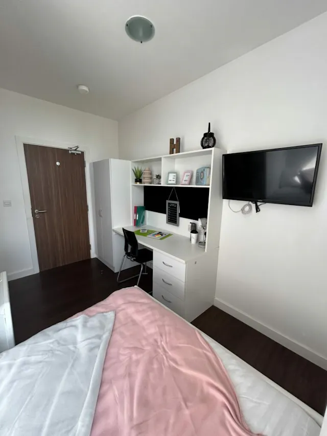 Classic Ensuite room image 3