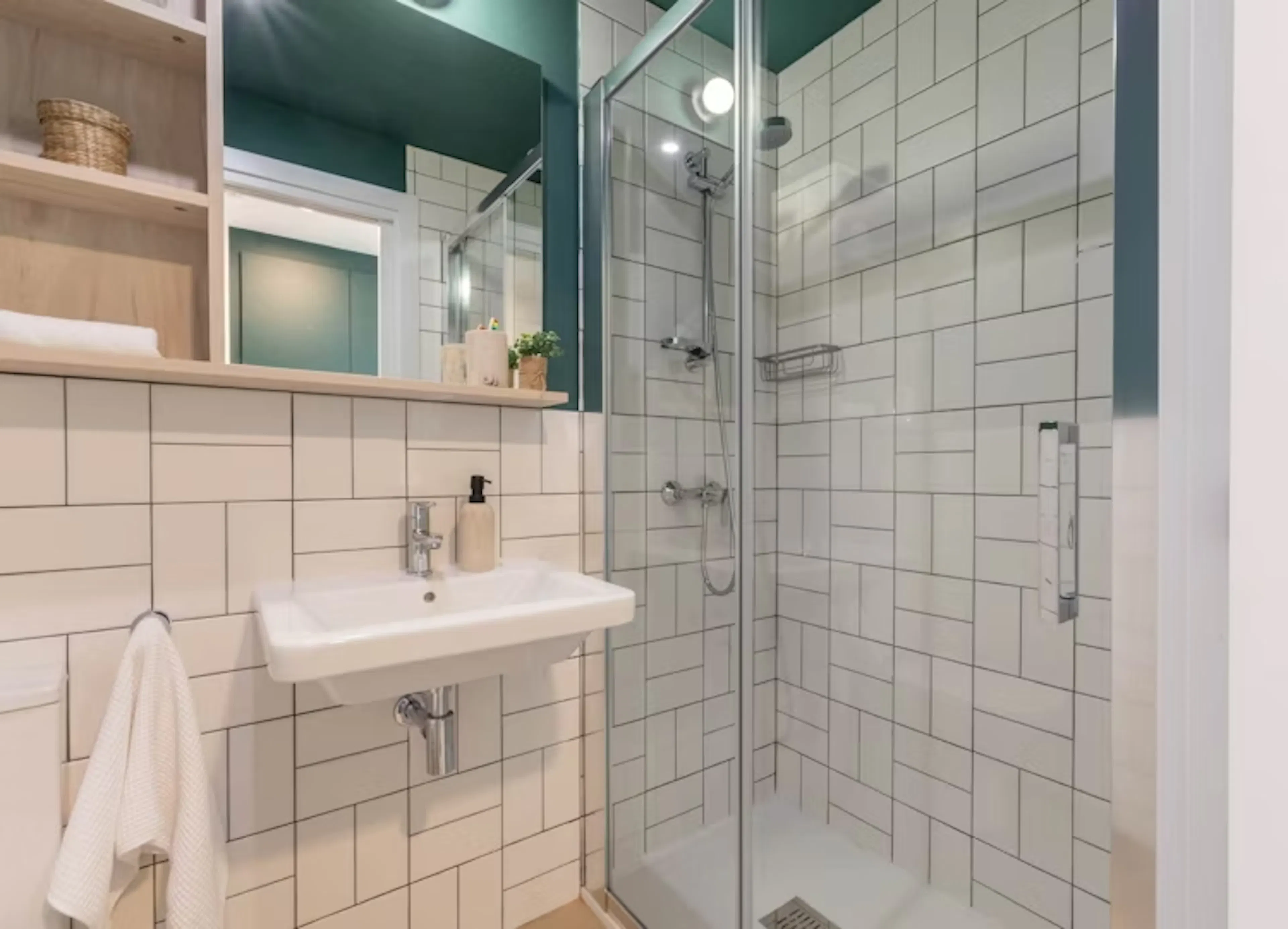 Classic Ensuite BATHROOM 4