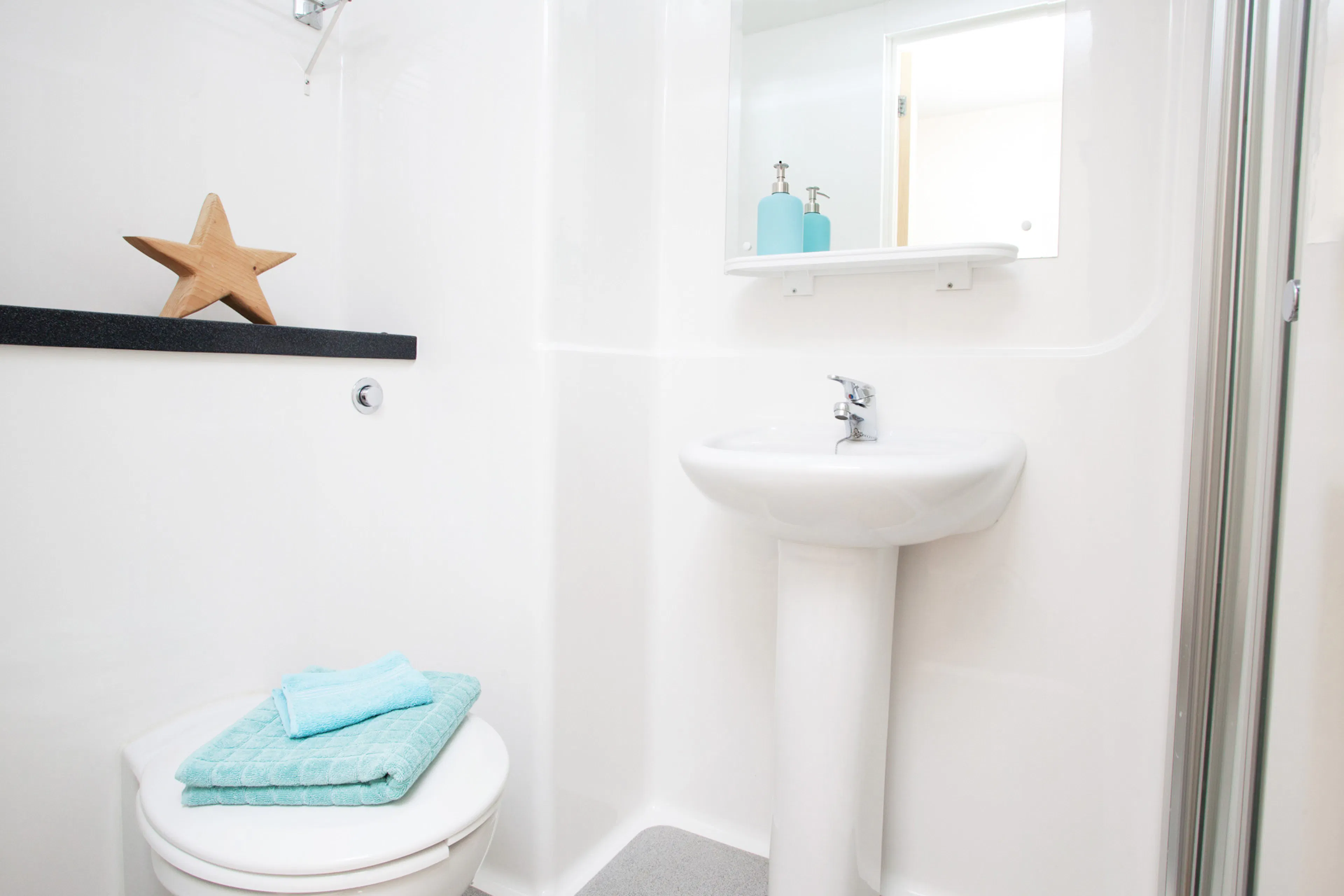 Classic Ensuite BATHROOM 3