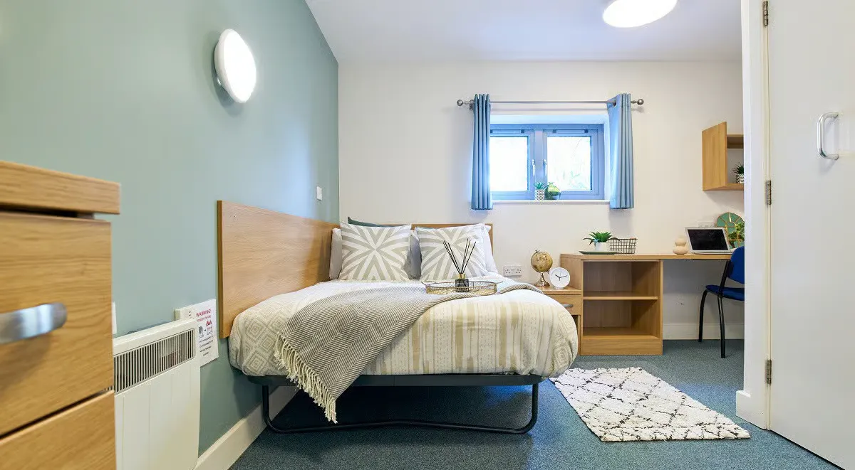 Classic Ensuite Plus ROOM 4