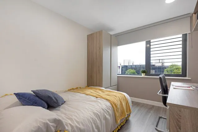 Classic Ensuite Plus room image 1