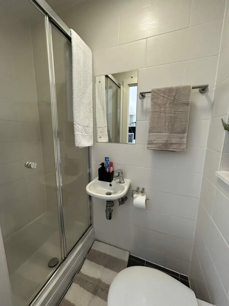 Classic Ensuite BATHROOM 3