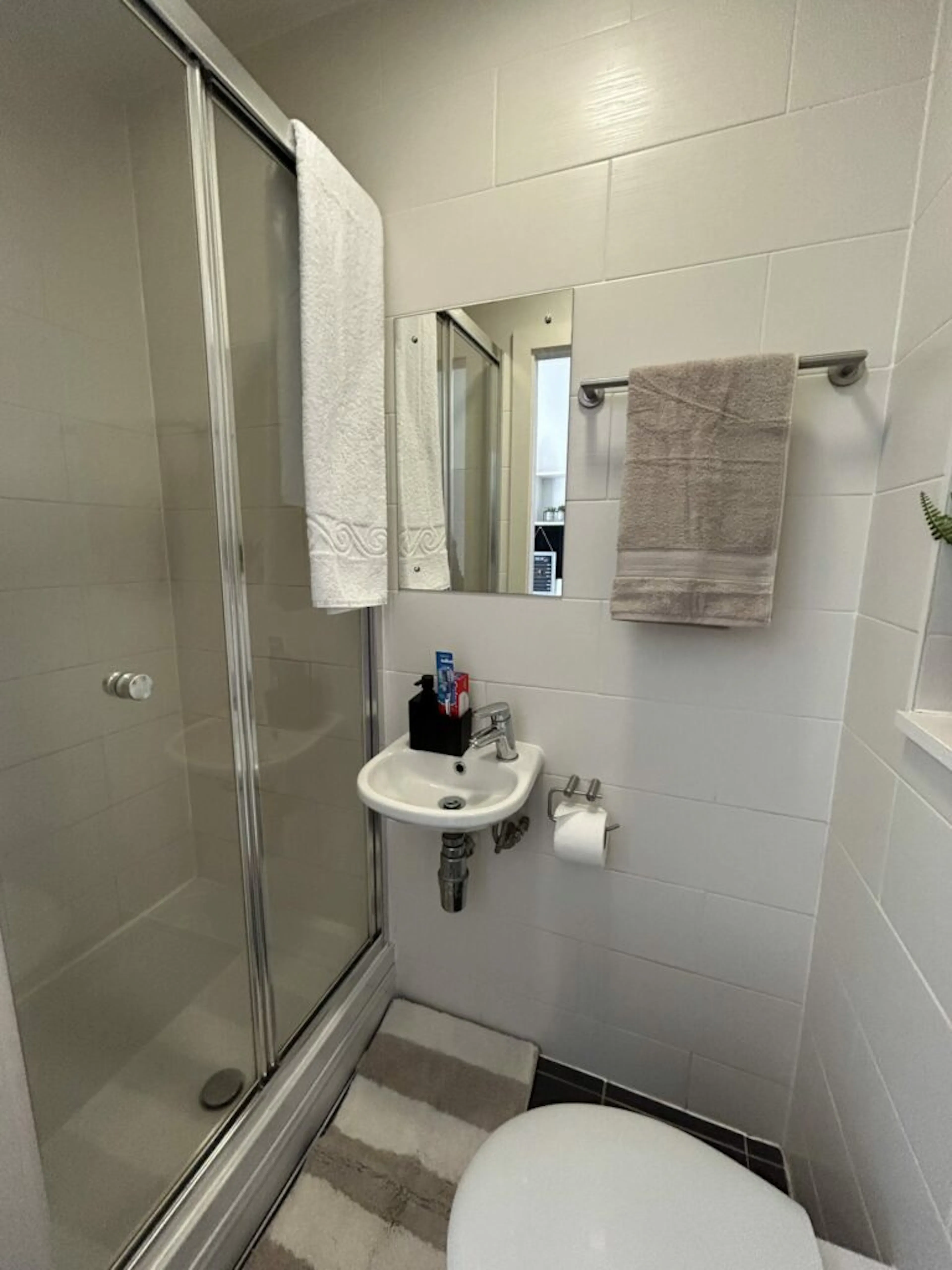 Classic Ensuite BATHROOM 3