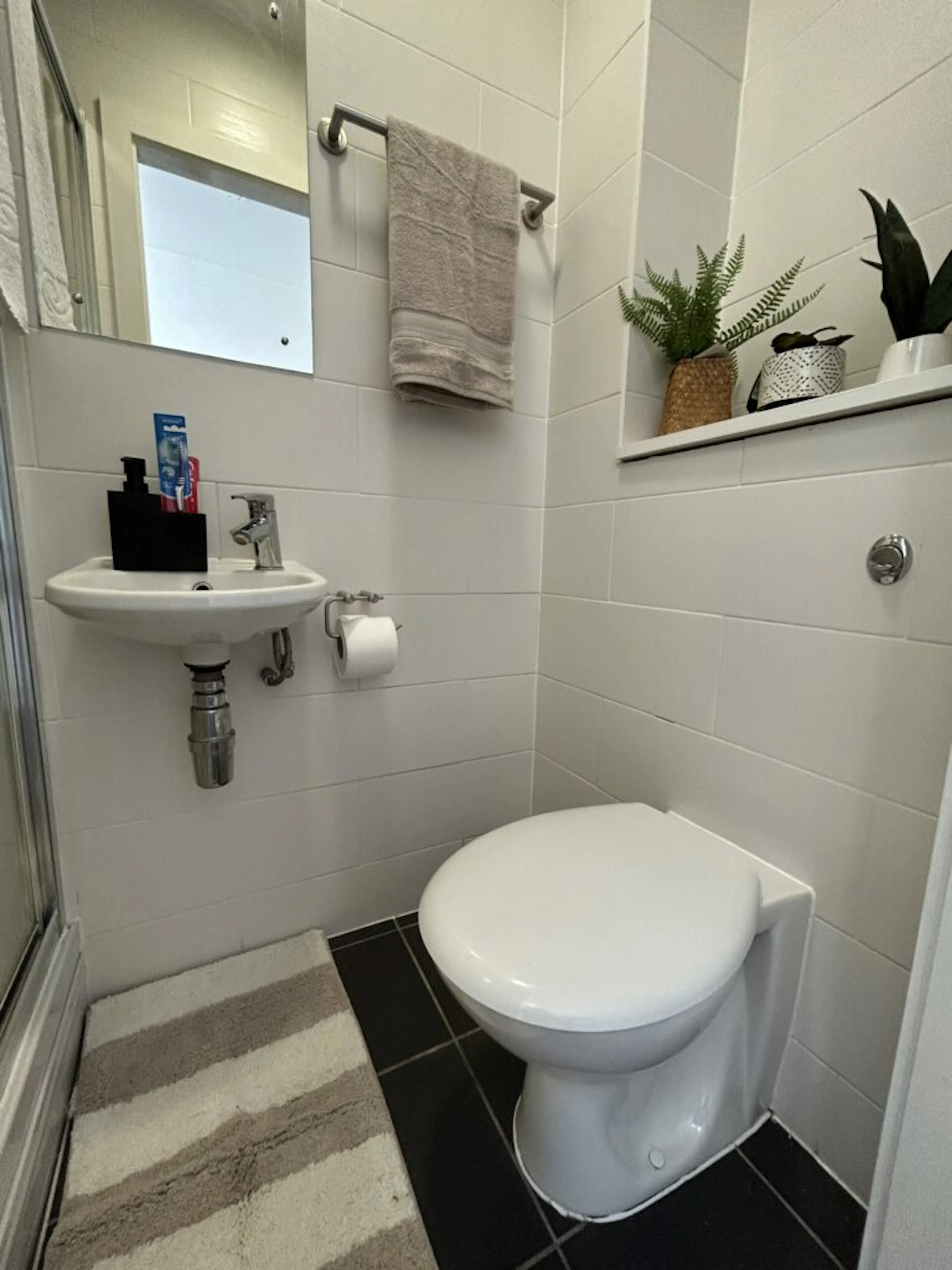 Classic Ensuite BATHROOM 4